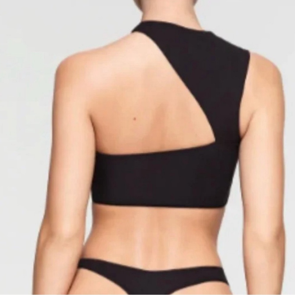 Skins Fits Everybody Super Crop Top - black size xxs NWT - Picture 2 of 6
